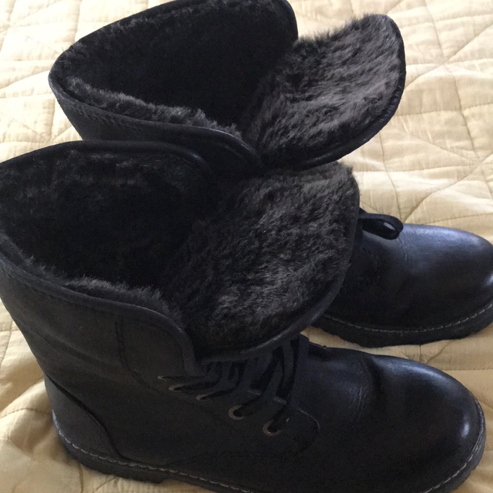 Boots - Picture 2 of 3